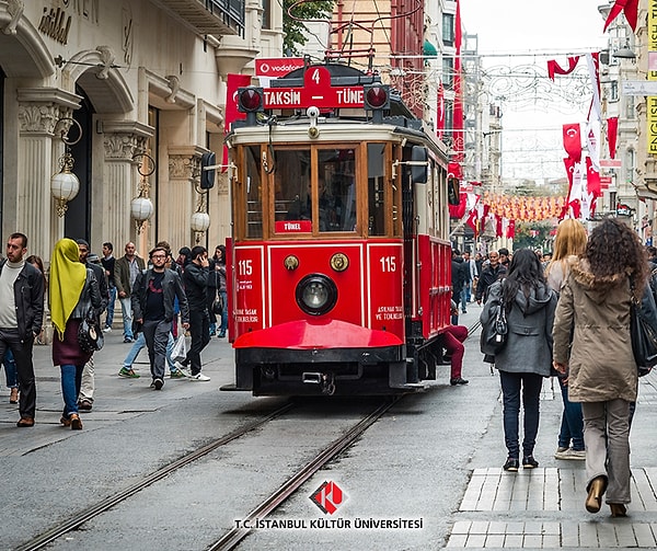 10.	İSTİKLAL CADDESİ’NDE DOLAŞMAK