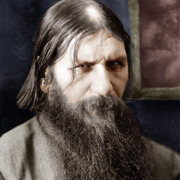 Bununla birlikte Lenin ve Rasputin’in de son derece ilginç olacağını, bu tarihsel figürleri canlandırmak istediğini de söylemişti.