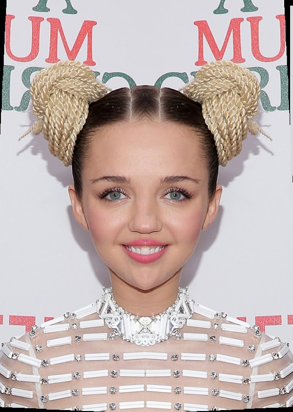 Третья категория – звезды, чьи лица превратились в лица инопланетных собратьев.