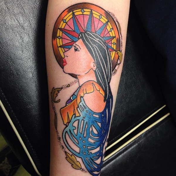 3. Неудержимая Покахонтас в профиль: