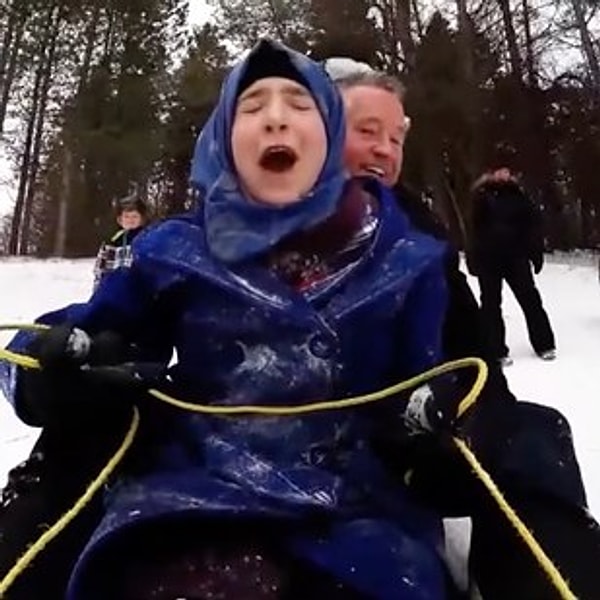 А это выражение лица нам всем знакомо с детства! Уууух!! Сначала страшно, а потом чудесное ощущение полета :)