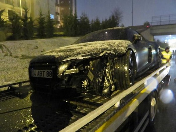 Caner Erkin ve Uygar Mert Trafik Kazası Geçirdi