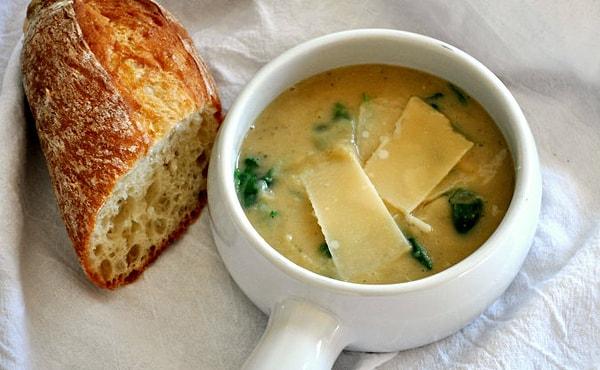 9. Klasiklerden biraz sıyrılıp kuru fasulyeden çorba yapmaya ne dersiniz?