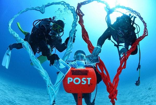 12. Dünyanın en dipteki su altı posta kutusu, Japonya Susami Körfezi'nin 10m derinliğinde bulunur.