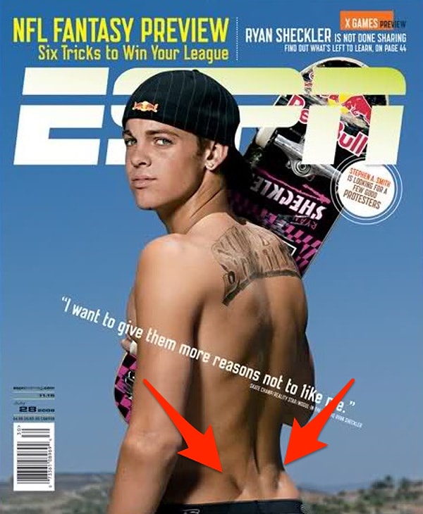 7. Ямочки Венеры - две небольшие впадины в области поясницы.