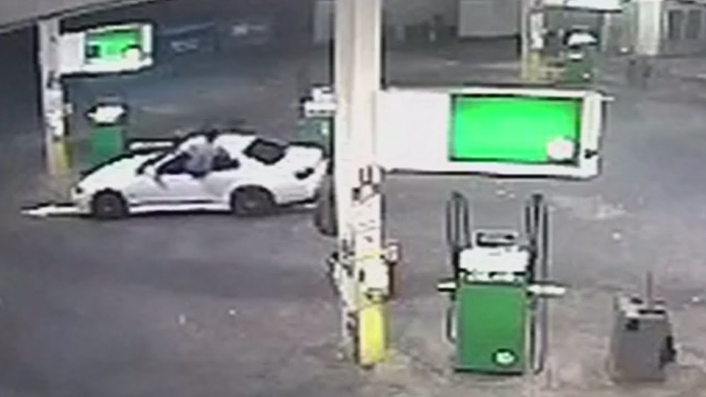 Arabasını Çalmaya Yeltenen Hırsızı Ninja Gibi Etkisiz Hale Getiren Adam