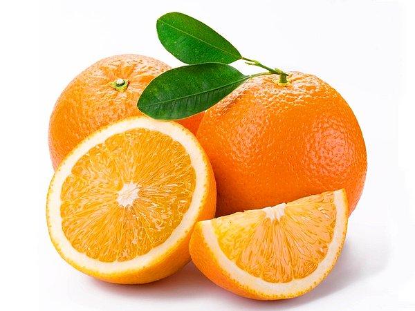 6. C vitamininin efendisi olarak bilinen portakal en çok C vitamini olan besinler arasında ilk 10'a bile giremiyor