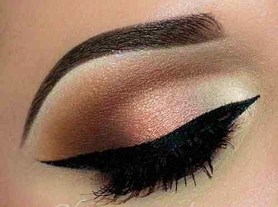 'Eyeliner' Müptelası Olan Her Kadının Bakarken Kendini Kaybedeceği 19 Fotoğraf