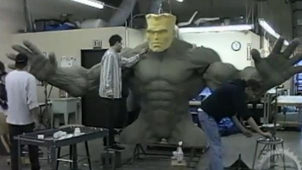 6. Ang Lee'nin Hulk karakteri animatronikti.
