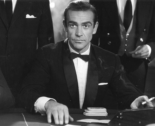 8. Sean Connery, James Bond rolündeyken peruk kullandı.