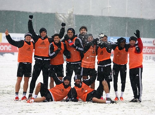 Beşiktaş Yoğun Kar Yağışı Altında Antrenmana Çıktı