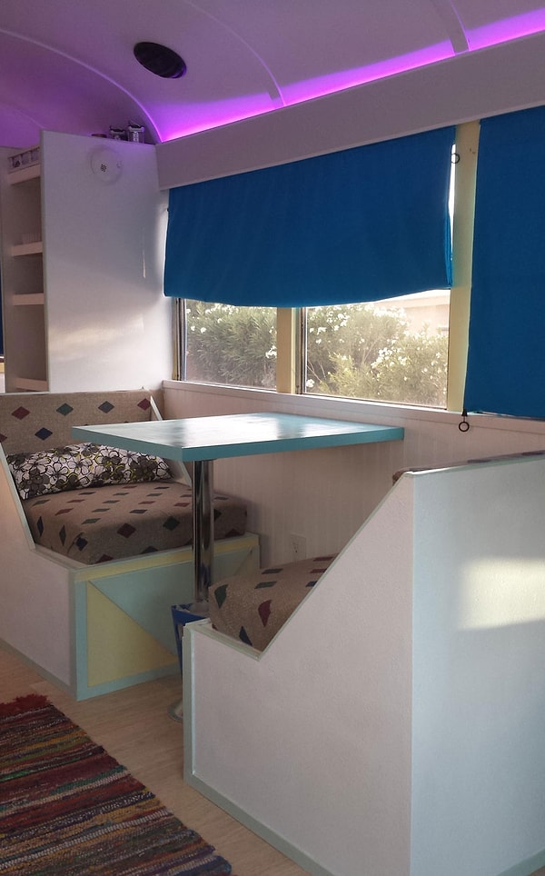 Подсветку для создания уютной атмосферы