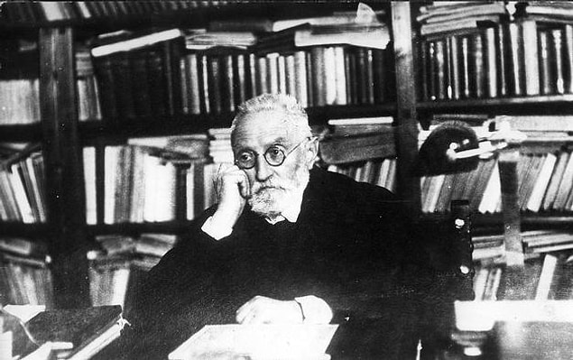 3. "İnsan iyi doğar, tabiaten iyidir; onu kötü yapan cemiyettir."