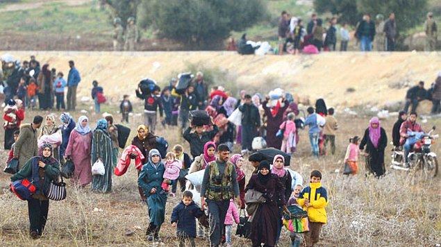 milyonlarca mülteci Suriye'den kaçarken,