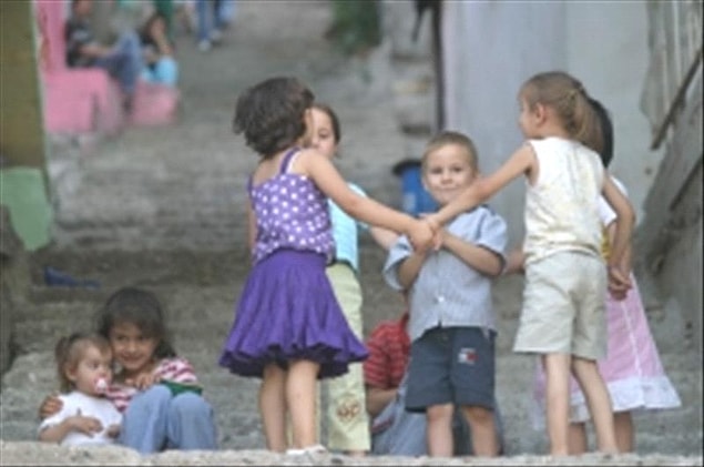 7. Hatta ''Ezan okunmadan eve gel.'' tadındaki saldım çayıra mevlam kayıra stili bir ebeveynlik meşhurdu ve çocuklar şimdikinden daha az tehlikedeydi denebilir.