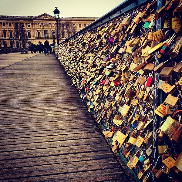 6. Aşıklar Köprüsü (Pont des Arts)