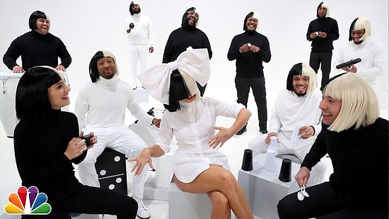 Muhteşem Bir Düet! Sia, Natalie Portman, Jimmy Fallon ve The Roots'dan "Iko Iko" Performansı