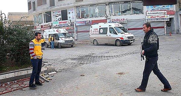 Sağlık Bakanı Mehmet Müezzinoğlu ise ambulansların günlerdir güvenli bölgede beklediğini söyledi.