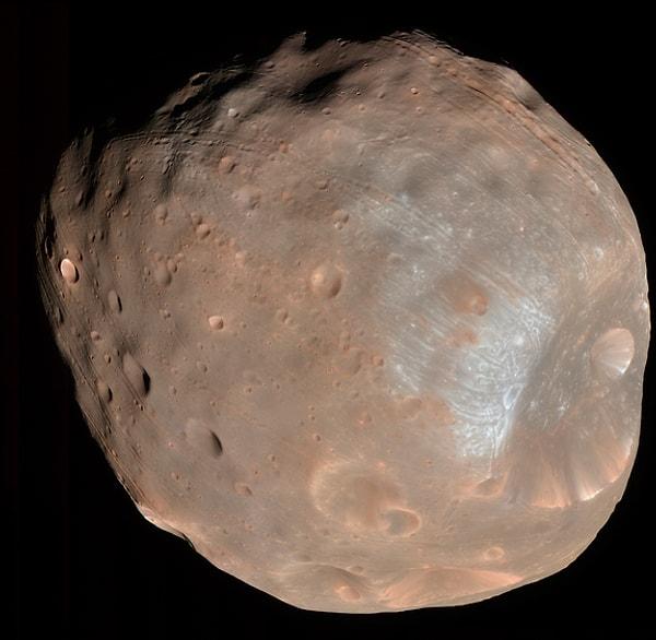 15. Mars'ın diğer uydusu Phobos