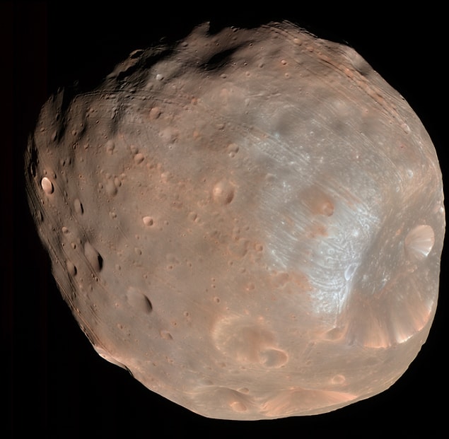 15. Mars'ın diğer uydusu Phobos