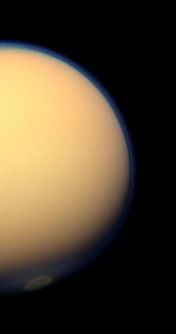 31. Bir diğer Satürn uydusu Titan