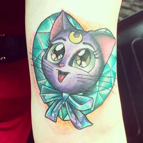 Луна, смотрящая на Луну. Извините за каламбур:)