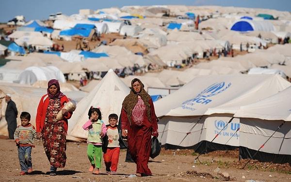 3. Ortadoğu Stratejik Araştırmalar Merkezi'ne göre, 250.000 Suriyeli mülteci Türkiye'de yasadışı olarak çalışıyor.