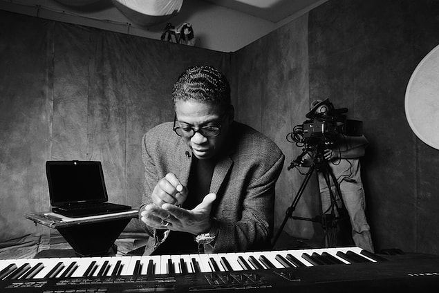 10. Herbie Hancock (Elektro Gitar-Klavye)