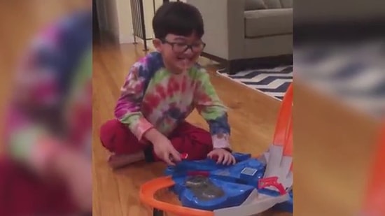 Diş Sorununa Çözümü Oyuncak Araba Yarışında Bulan Yenilikçi Çocuk