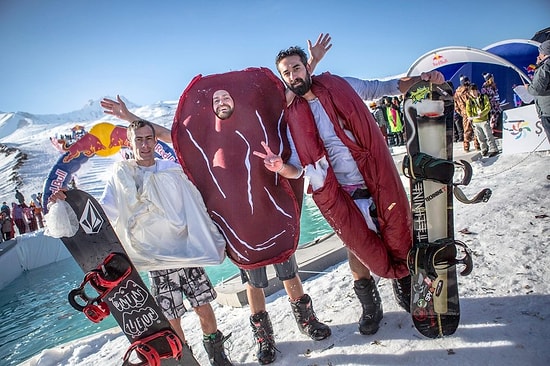 Yıl Olmuş 2016 Hala Jump & Freeze'e Katılmayanlar İçin 9 Görselle En Yaratıcı Kostümler