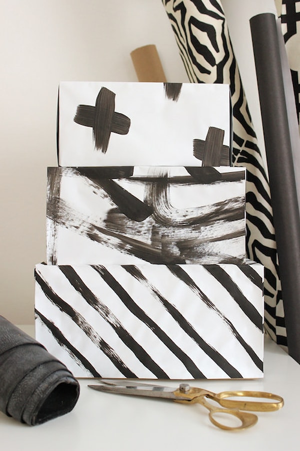 15. Набор из раскрашенных вручную коробок оригами. Можно сделать самому: