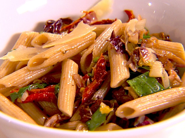 1. Penne makarnacılar şekil önünden çekil!