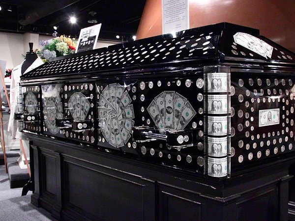 27. Национальный музей истории похорон: