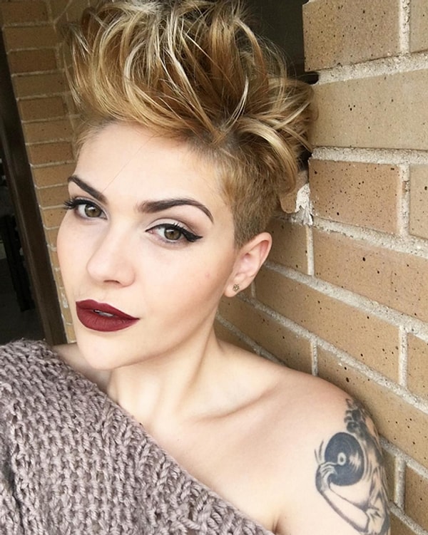 1. «У женщины должны быть длинные волосы»