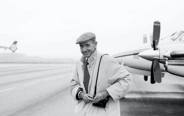 O sırada yanında oturan kişi ise Jean-Louis Dumas.