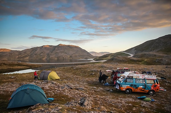 Запаслись палаткой и необходимой провизией - в путь!