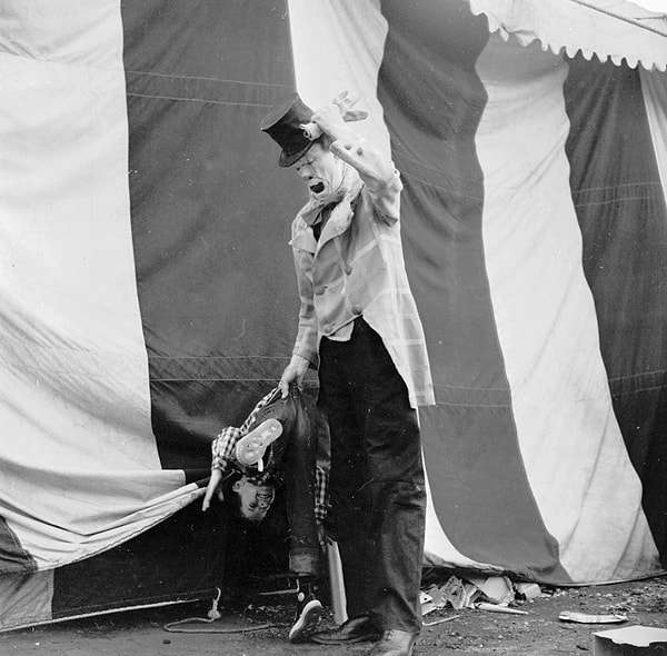 10. Вот что случается, когда разоблачишь их...