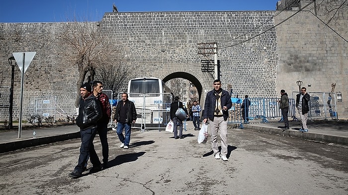 Diyarbakır'ın Sur İlçesindeki 9 Mahallede Sokağa Çıkma Yasağı Kaldırıldı