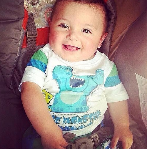 Lukas, 7 aylıkken bakıcısının erkek arkadaşı tarafından şiddet görüyor ve hayatını kaybediyor