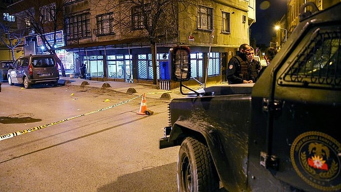 Sultangazi'de Kahvehane Tarandı: 1'i Ağır 2 Yaralı