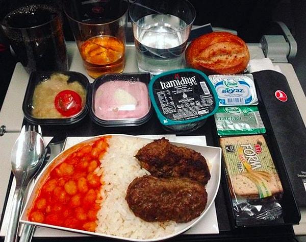 3. Türk Hava Yolları'nda ekonomi sınıfı yemek: