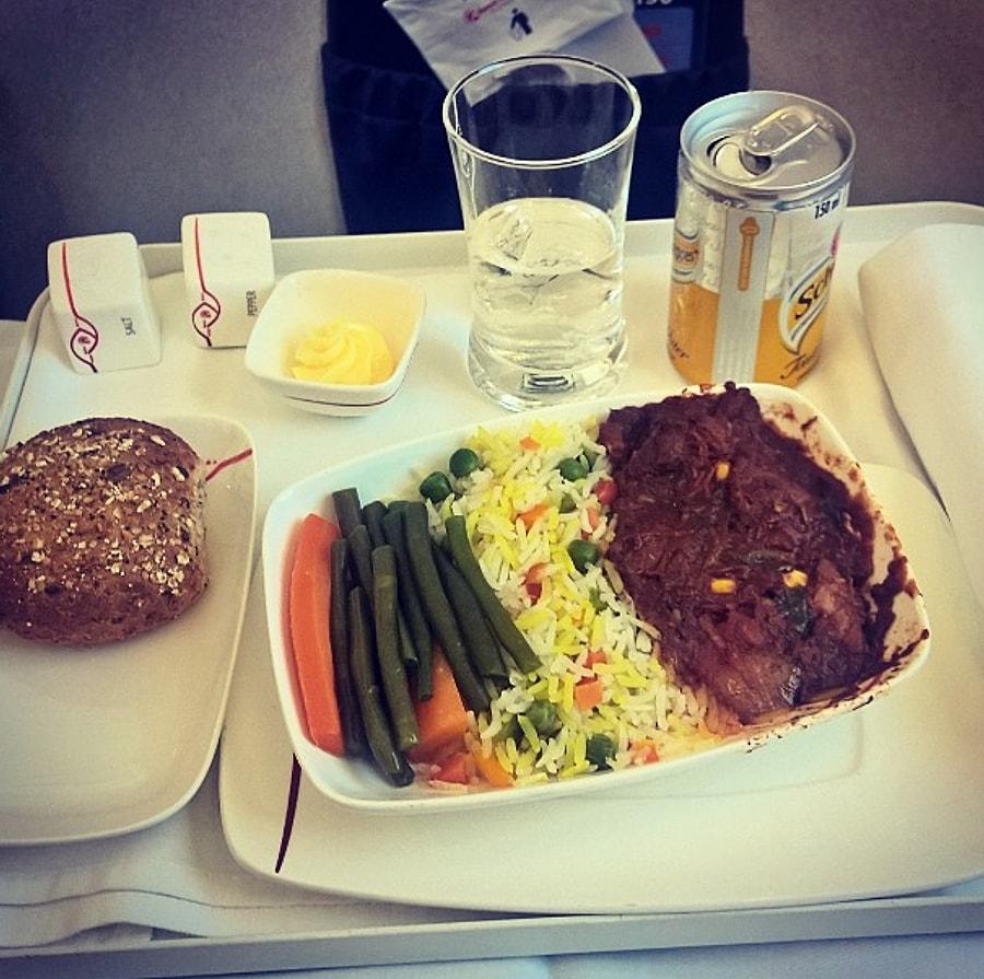 Обед в самолете