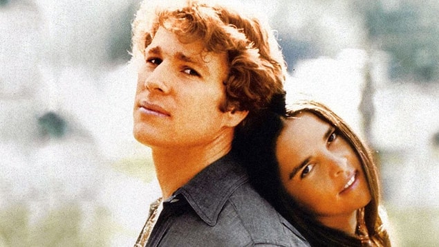 Başrollerini güzel mi güzel Ali MacGraw ile yakışıklılığıyla dönemin tüm kadınlarını kendine aşık eden Ryan O’Neal paylaşmıştı.