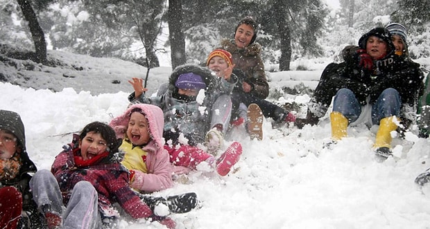 Kar yağması ve okulların tatil olması