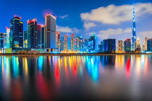 4. Dubai'yi o görkemli zenginliği ile tanıyoruz.