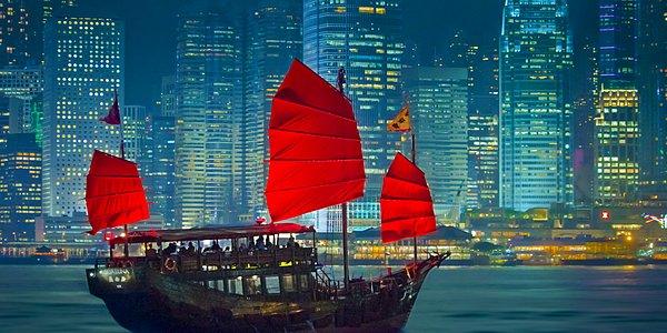 5. Bir turizm filminde Hong Kong'u tanıtırken tabii ki böyle bir kareye yer verilir.