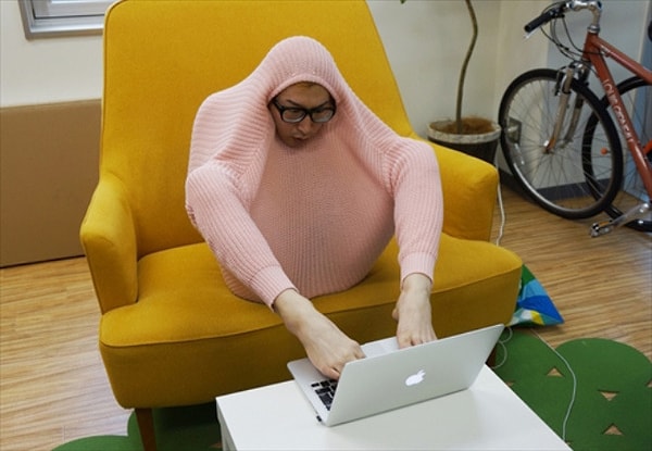 Он даже смог немного поработать за компьютером.