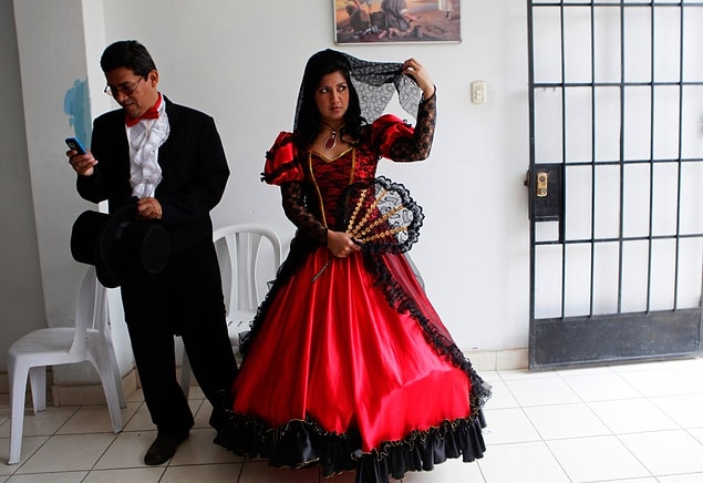13. Lima, Peru'da bir gelin.