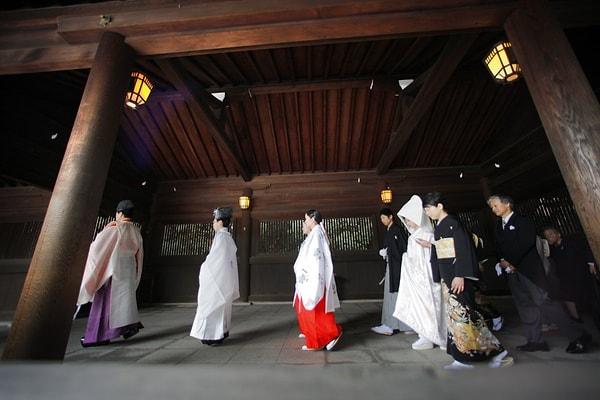 17. Japon kadınlarının geleneksel gelinliği.