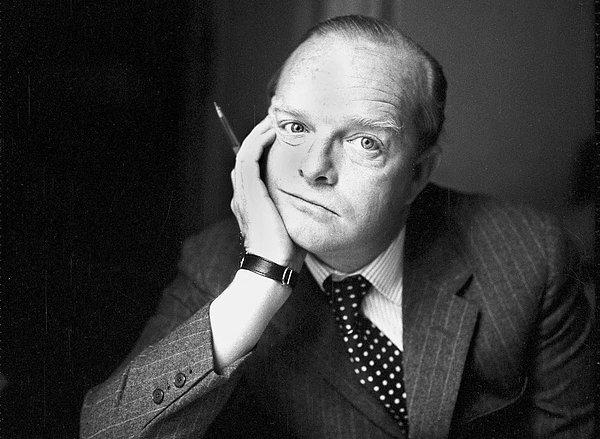 16. Truman Capote, şair Robert Frost’un onurunu kırdıktan sonra The New Yorker’dan kovuldu.
